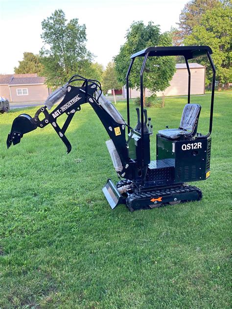 Mini Excavator Rentals in Findlay, OH 